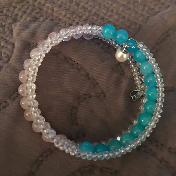 Vantel Pearls Bracelet - Picture 2 of 4